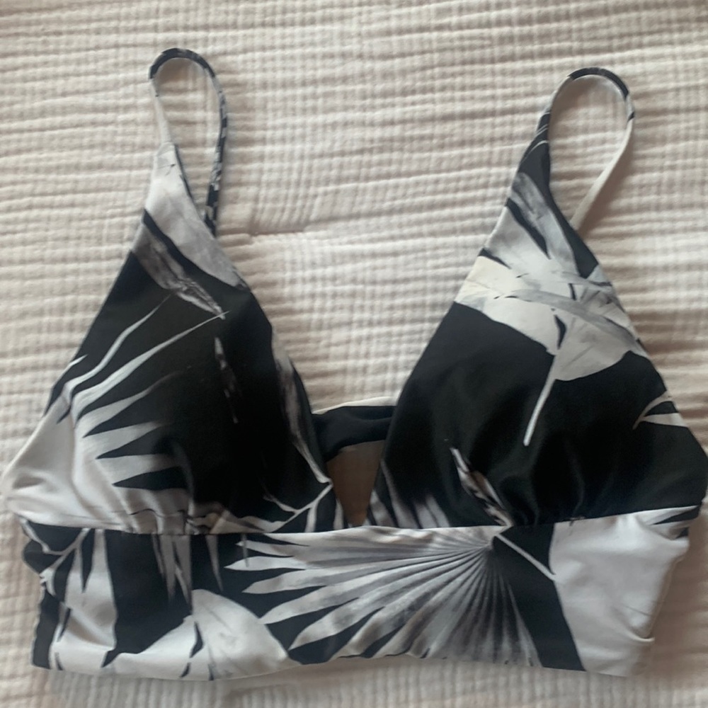 Black and white lspace swim top like new